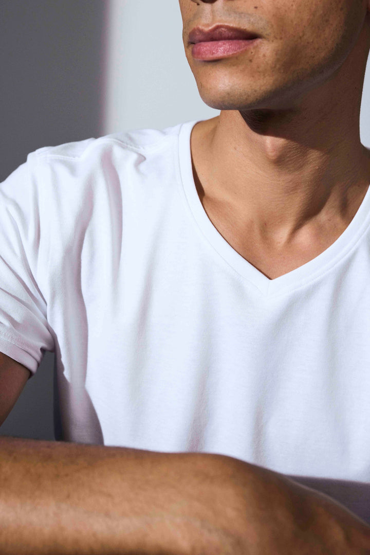 T-shirt PRO Wear CARE | scollo V - Bianco