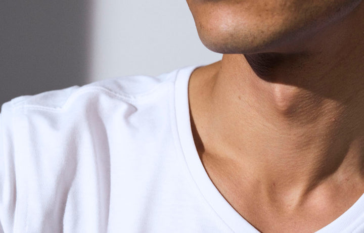T-shirt PRO Wear CARE | scollo V - Bianco