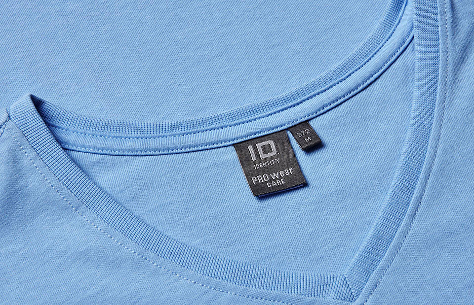 T-shirt PRO Wear CARE | scollo V - Azzurro
