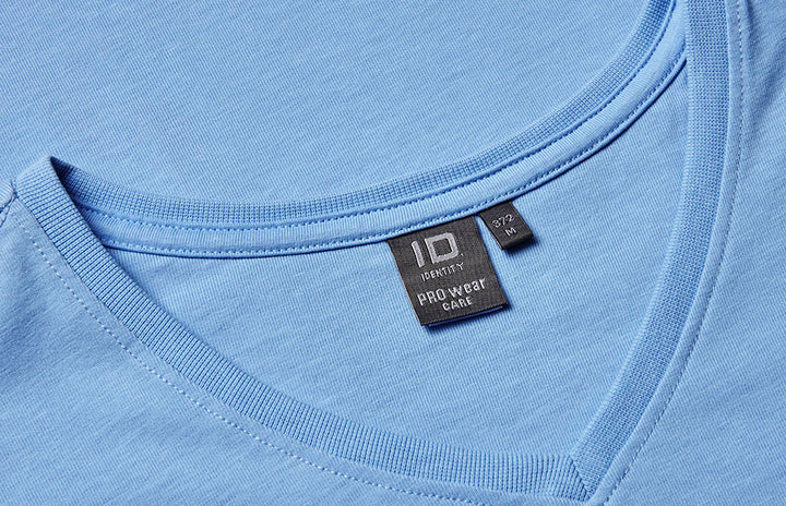 T-shirt PRO Wear CARE | scollo V - Azzurro