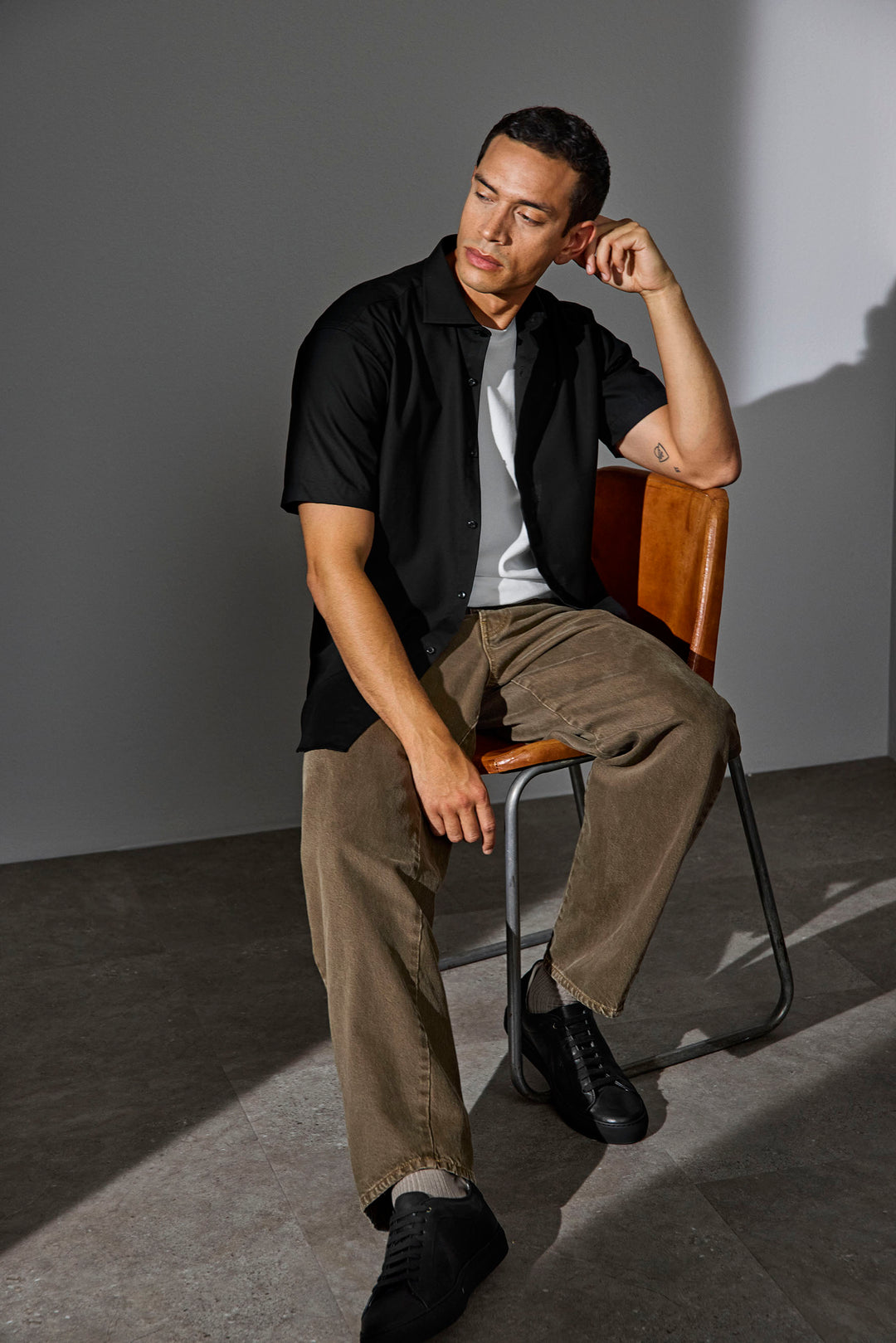 SEVEN SEAS Fine Twill | modern | manica corta - Nero
